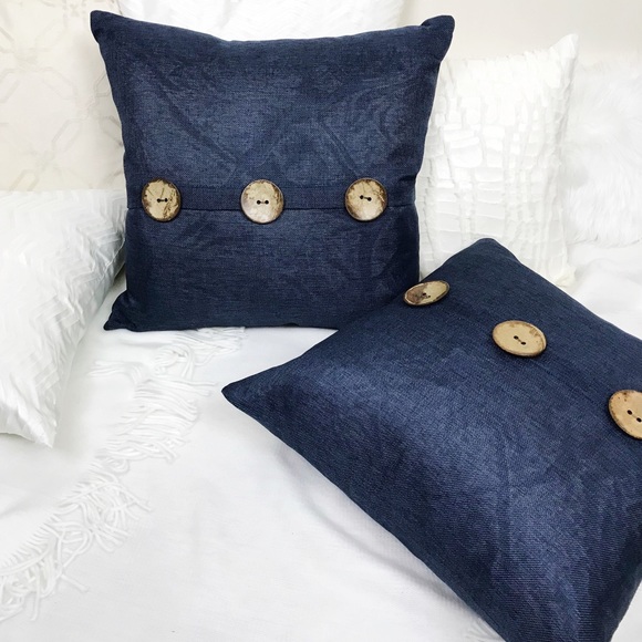 🚫Sold🚫 Marlo Lorenz Button Accent Pillow Navy - Picture 8 of 8